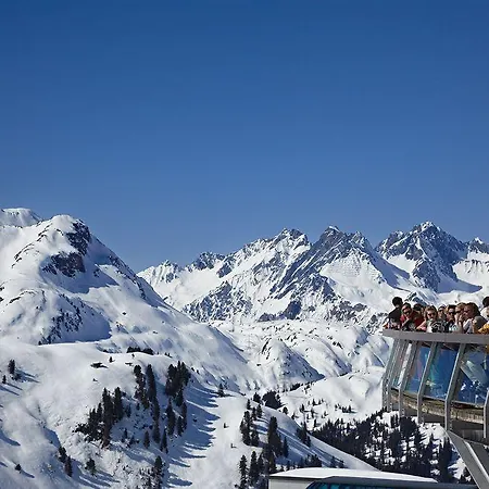 Raffl's Tyrol فندق